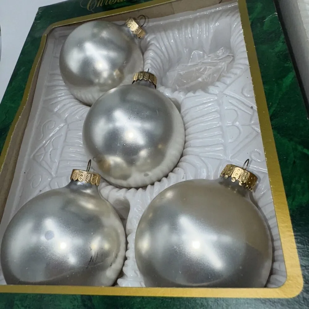 7 Vintage Commodore Glass‎ Ball Xmas Ornaments 2.5